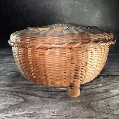 Vintage Wicker Sewing Basket & Lid Round trinket brown Footed - Thumbnail 5