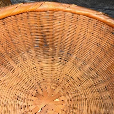 Vintage Wicker Sewing Basket & Lid Round trinket brown Footed - Thumbnail 10