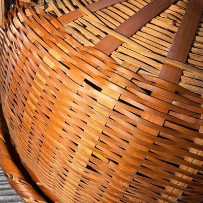 Vintage Wicker Sewing Basket & Lid Round trinket brown Footed - Thumbnail 7