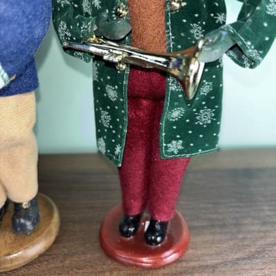 Set Of 3 Male Carolers Singing Man Holding Brass Instrument Sheep 8” Tall - Thumbnail 10