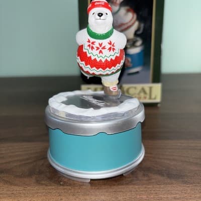 1994 NEW IN BOX COCA COLA MUSICAL POLAR BEAR SKATING - Thumbnail 7