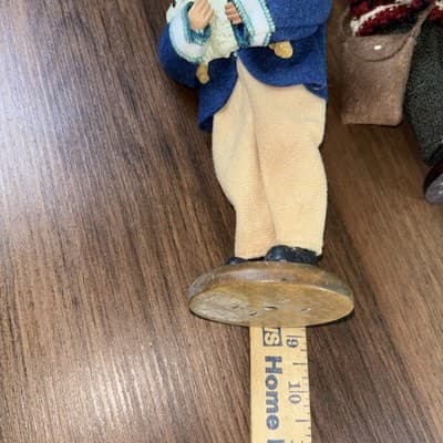 Set Of 3 Male Carolers Singing Man Holding Brass Instrument Sheep 8” Tall - Thumbnail 18
