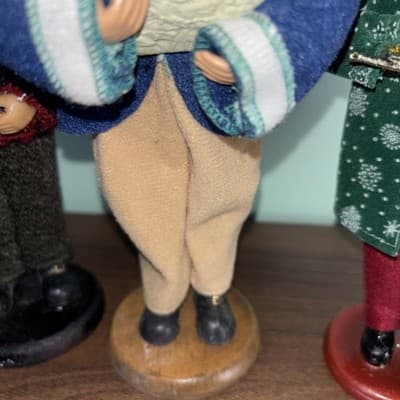 Set Of 3 Male Carolers Singing Man Holding Brass Instrument Sheep 8” Tall - Thumbnail 9