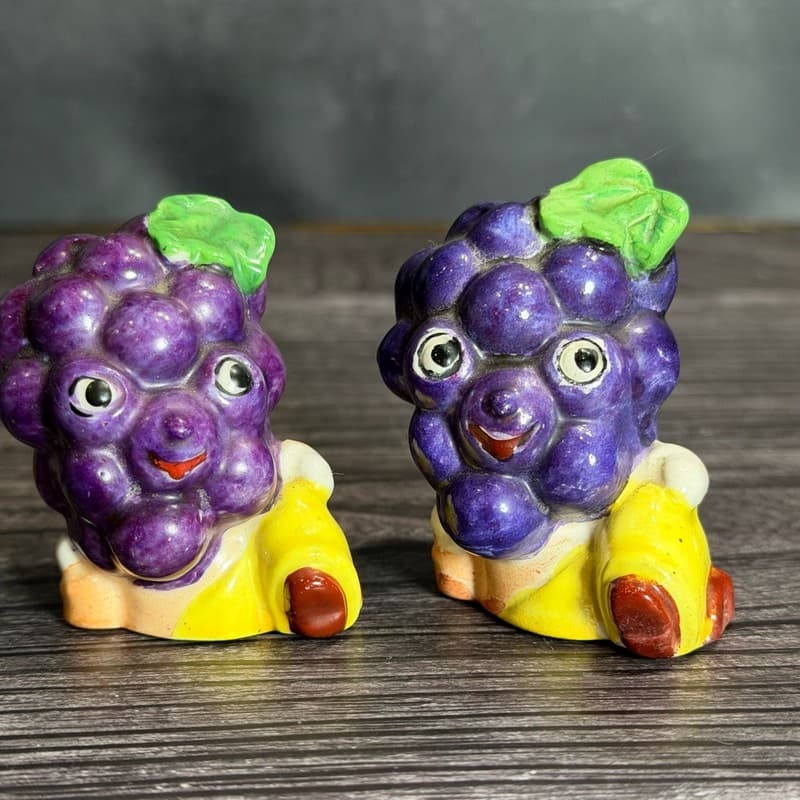 Vintage Anthropomorphic Purple Grape Salt and Pepper Shakers Japan