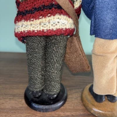 Set Of 3 Male Carolers Singing Man Holding Brass Instrument Sheep 8” Tall - Thumbnail 15