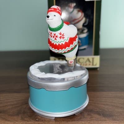 1994 NEW IN BOX COCA COLA MUSICAL POLAR BEAR SKATING - Thumbnail 8