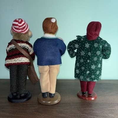 Set Of 3 Male Carolers Singing Man Holding Brass Instrument Sheep 8” Tall - Thumbnail 12