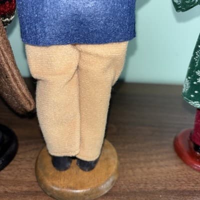 Set Of 3 Male Carolers Singing Man Holding Brass Instrument Sheep 8” Tall - Thumbnail 14