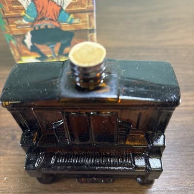 AVON Rare Vintage Collector New Piano Decanter 4 oz *of Tai Winds* After Shave - Thumbnail 6