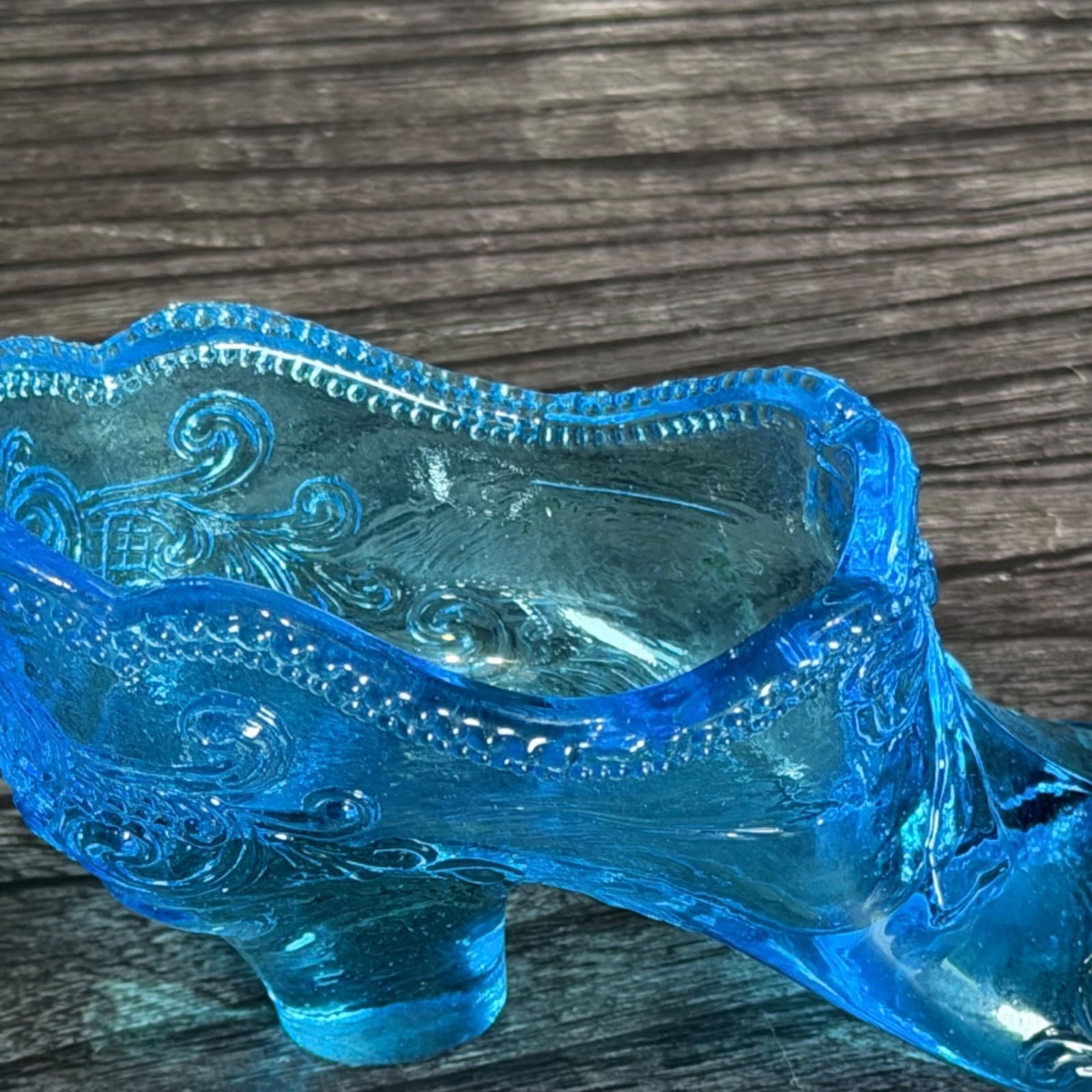 Vintage Mosser Bow Tie Blue Glass Shoe Slipper 4.75" Ornate Design - Thumbnail 3