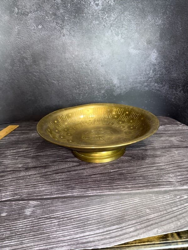 Vintage Etched Brass Footed Offering Bowl Made in India - Thumbnail 3