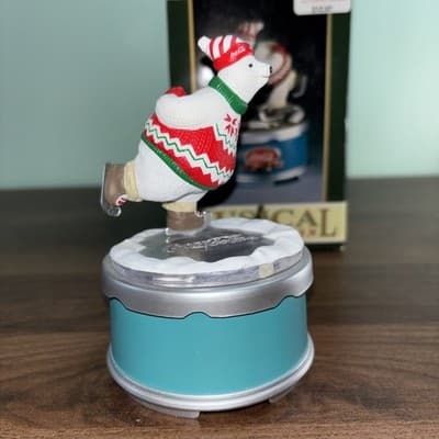 1994 NEW IN BOX COCA COLA MUSICAL POLAR BEAR SKATING - Thumbnail 4