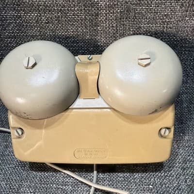 Vintage Bell System made by Western Electric Hammer Ringer Wall Mount Alarm Bell