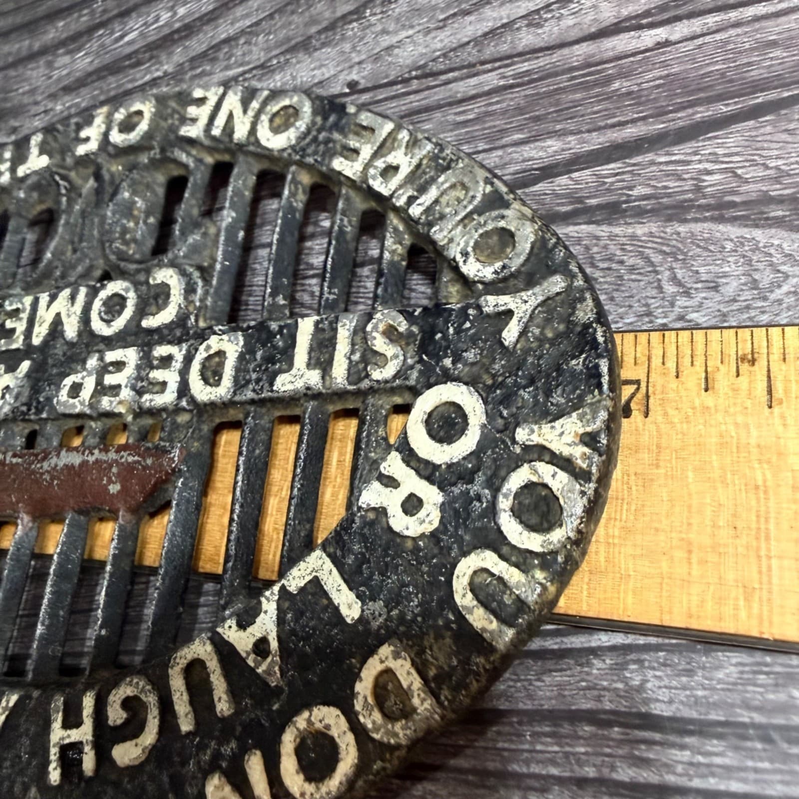 VTG Cast Iron Visitors One of the Folk Humorous Oval Trivet Kitchen Decor Jokes - Thumbnail 5