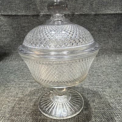 Antique Magnesium Glass Diamond Point Pedestal Dish Glows UV 365 Lavender Hue - Thumbnail 8