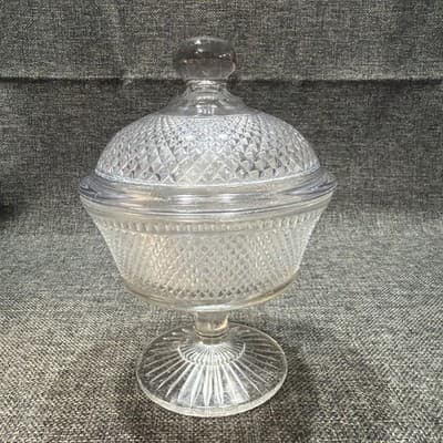 Antique Magnesium Glass Diamond Point Pedestal Dish Glows UV 365 Lavender Hue - Thumbnail 5