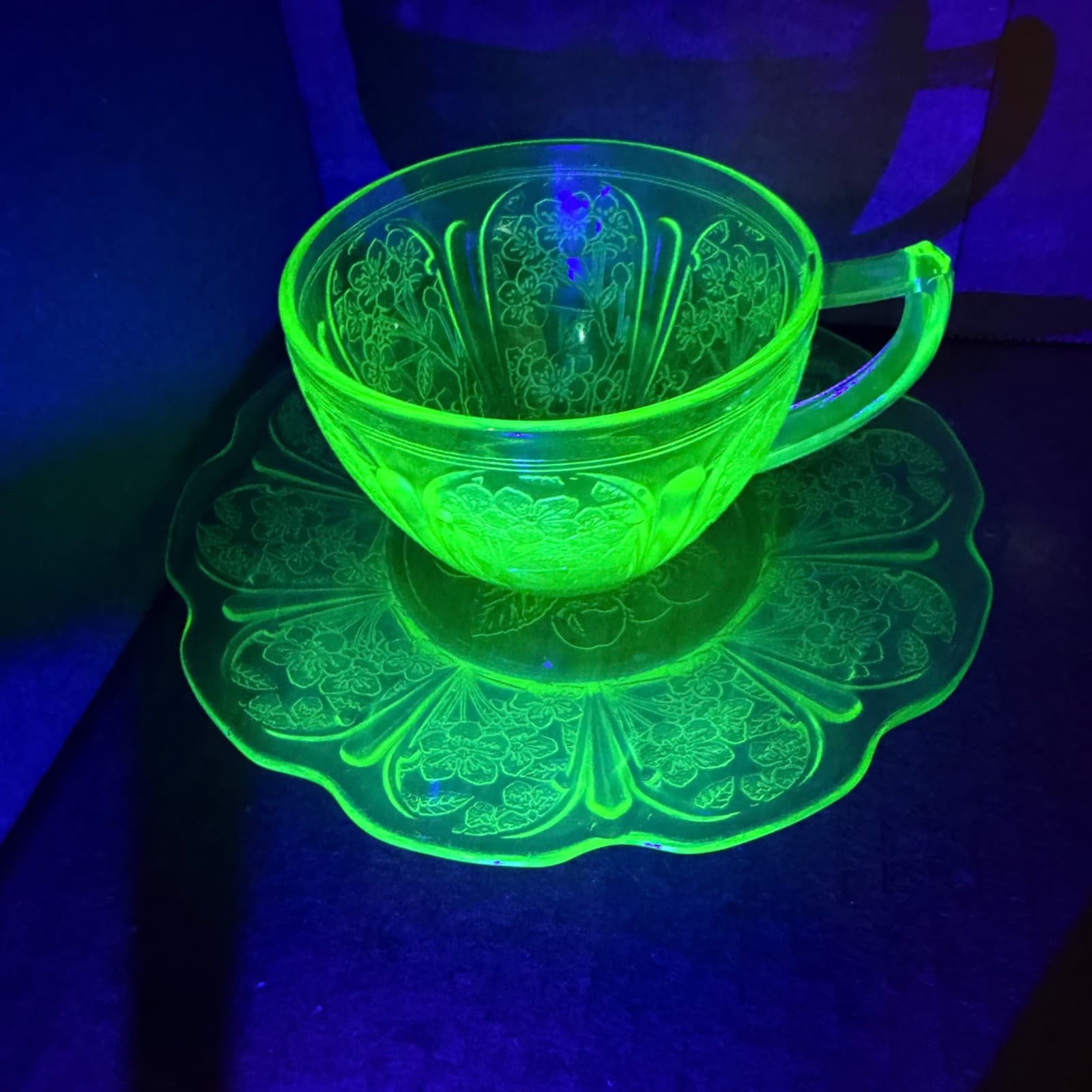 Jeannette Glass Green Depression Glass Teacup & Saucer Set Cherry Blossom Patter