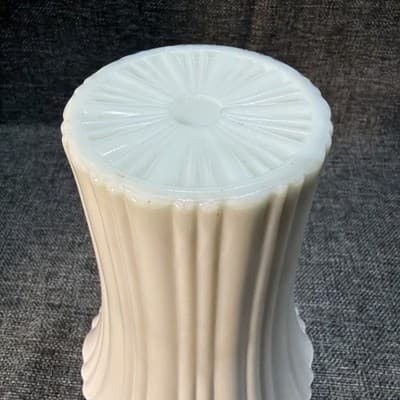 Glowing Vintage Anchor Hocking Vitrock Uranium Milk Glass Vase Old Cafe 7" Tall - Thumbnail 8