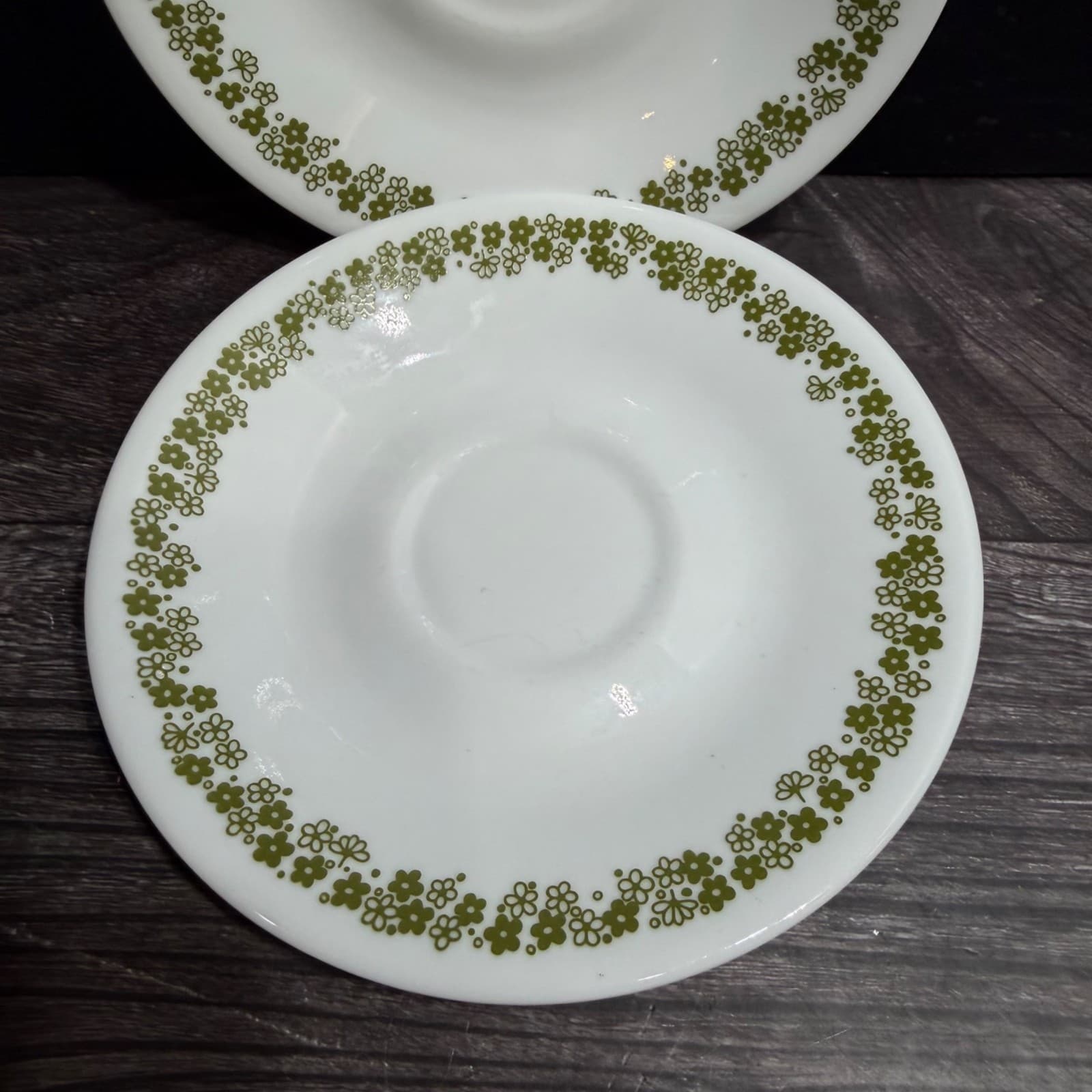 Corelle Spring Blossom Crazy Daisy Saucers Set Of 2 6.25 Inch Vintage Green Flor - Thumbnail 2