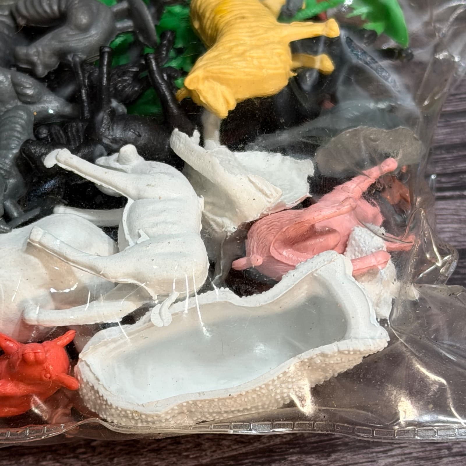 Animal World Farm Plastic Figurines 41-Piece Set VTG 1980s Farm Animal Toys NOS - Thumbnail 6