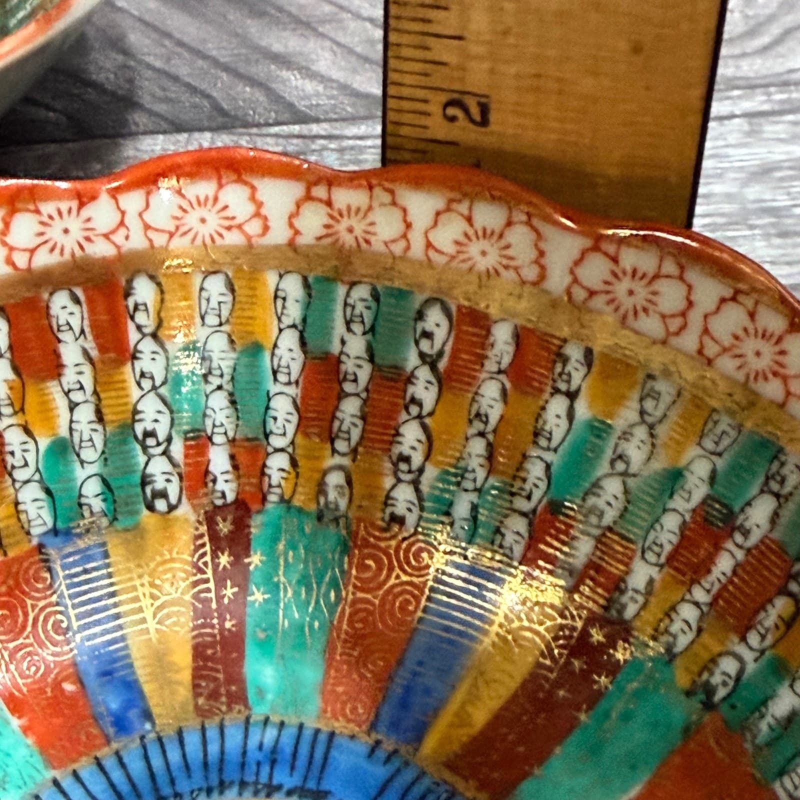 Japanese Kutani 1000 Faces Bowls Set Of 3 Hand-Painted Scalloped Edge 6" Vintage - Thumbnail 8