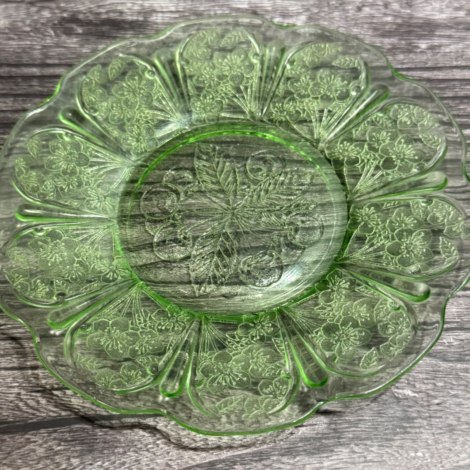 Jeannette Glass Green Depression Glass Teacup & Saucer Set Cherry Blossom Patter - Thumbnail 3