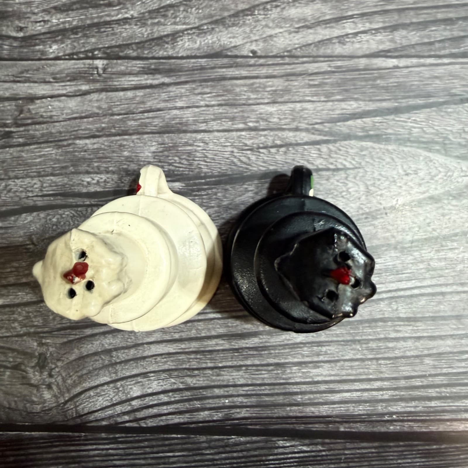 VTG Cast Metal Country Candle Salt & Pepper Shakers Hand-Painted Floral Rustic - Thumbnail 4