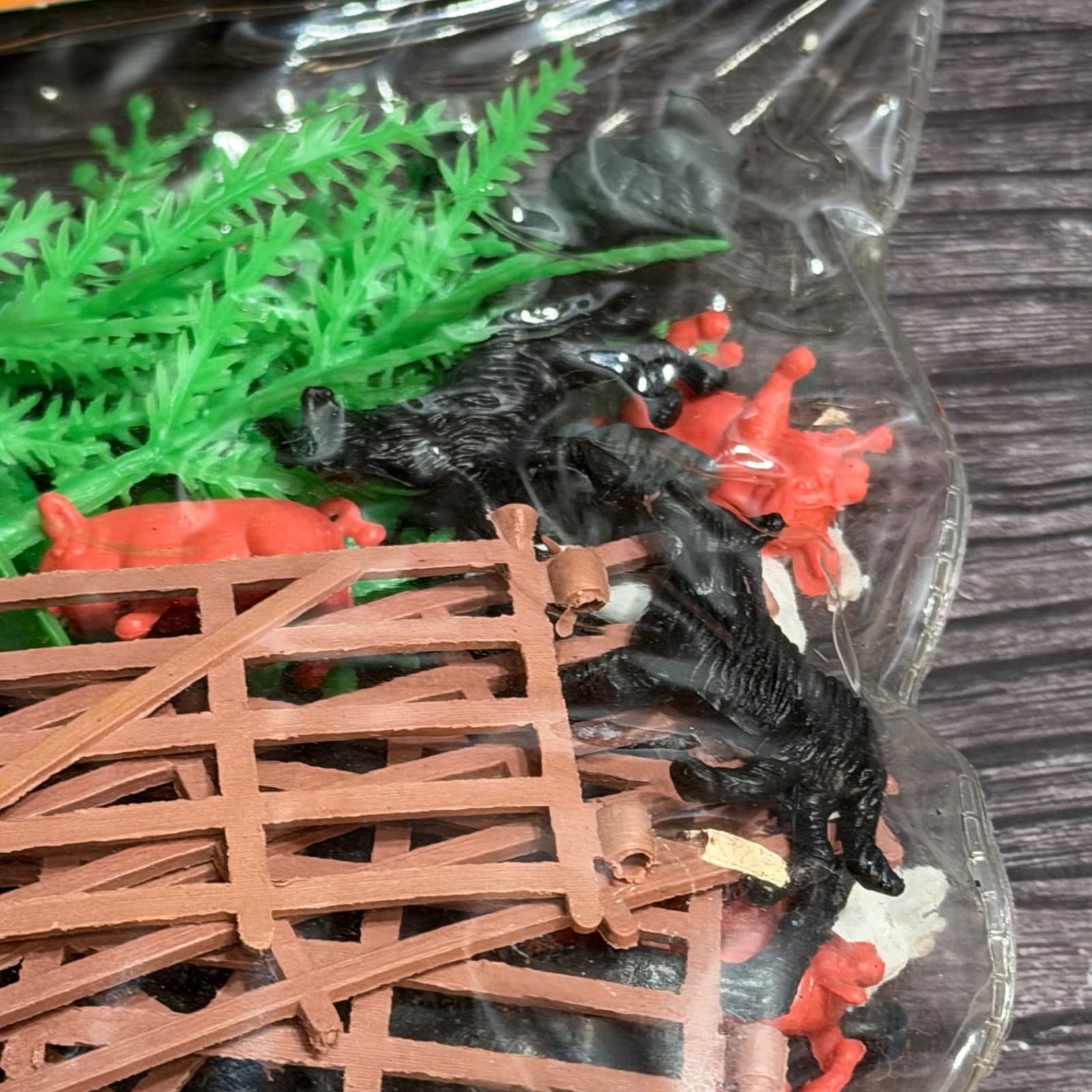 Animal World Farm Plastic Figurines 41-Piece Set VTG 1980s Farm Animal Toys NOS - Thumbnail 4