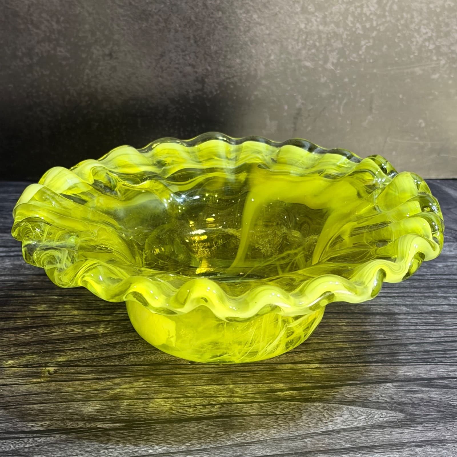 Hand Blown Yellow Art Glass Bowl UV Glow Uranium-Cadmium Design Ruffled Edge VTG - Thumbnail 3