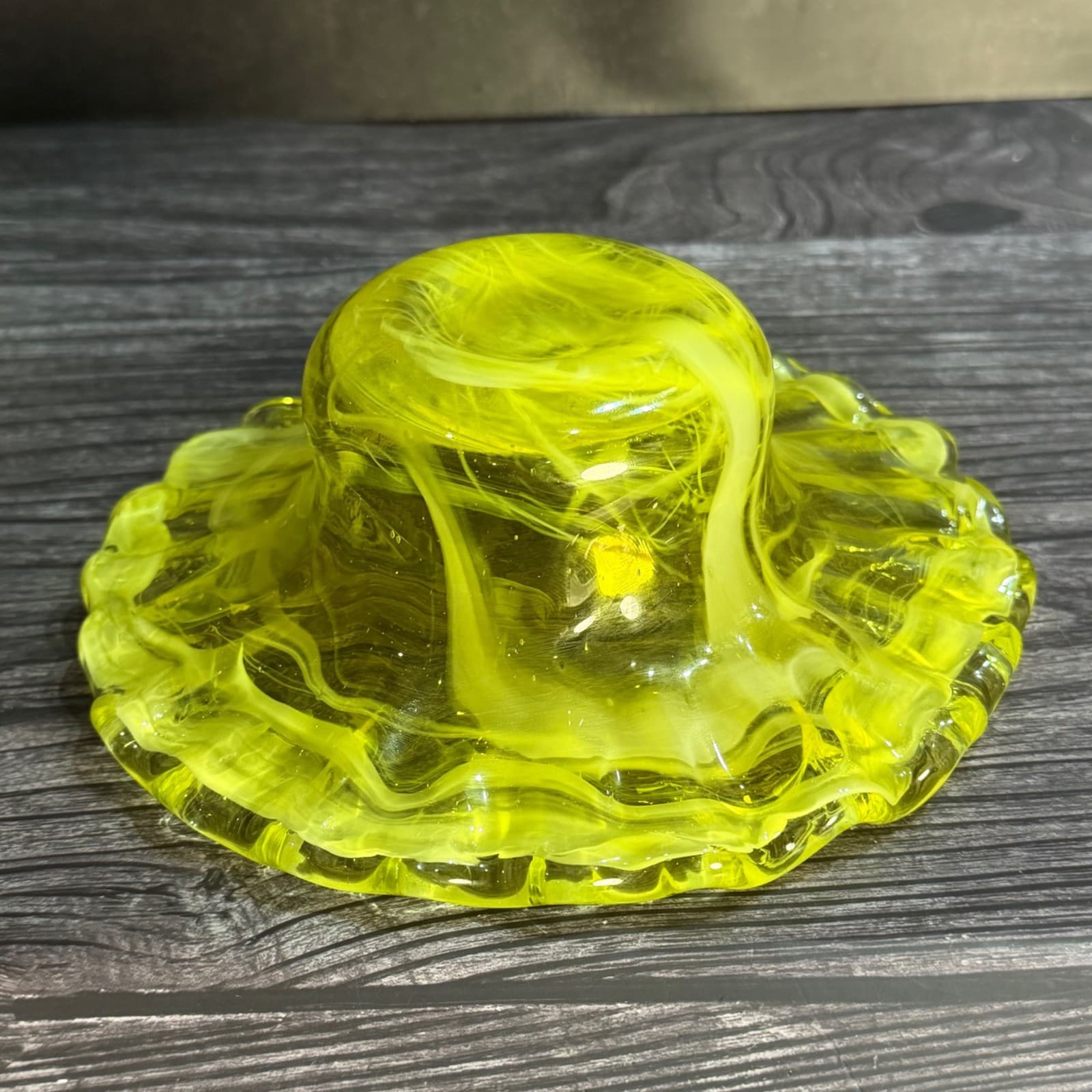 Hand Blown Yellow Art Glass Bowl UV Glow Uranium-Cadmium Design Ruffled Edge VTG - Thumbnail 8