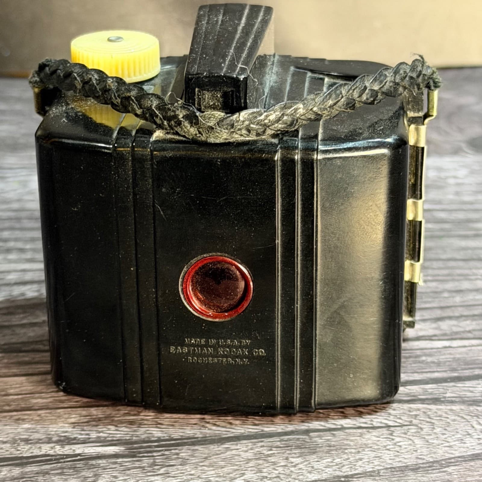 Kodak Baby Brownie Special Camera 1942 Bakelite Art Deco W/ Original Strap VTG - Thumbnail 5
