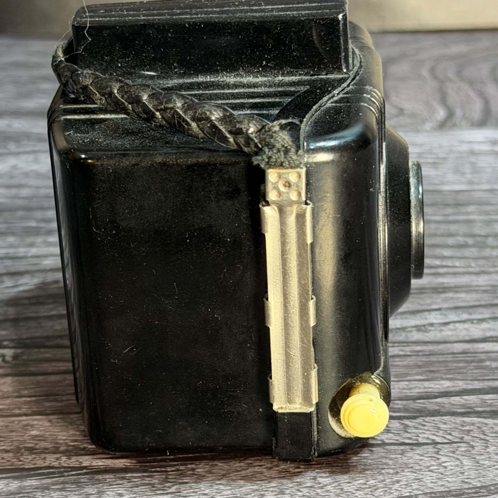 Kodak Baby Brownie Special Camera 1942 Bakelite Art Deco W/ Original Strap VTG - Thumbnail 6