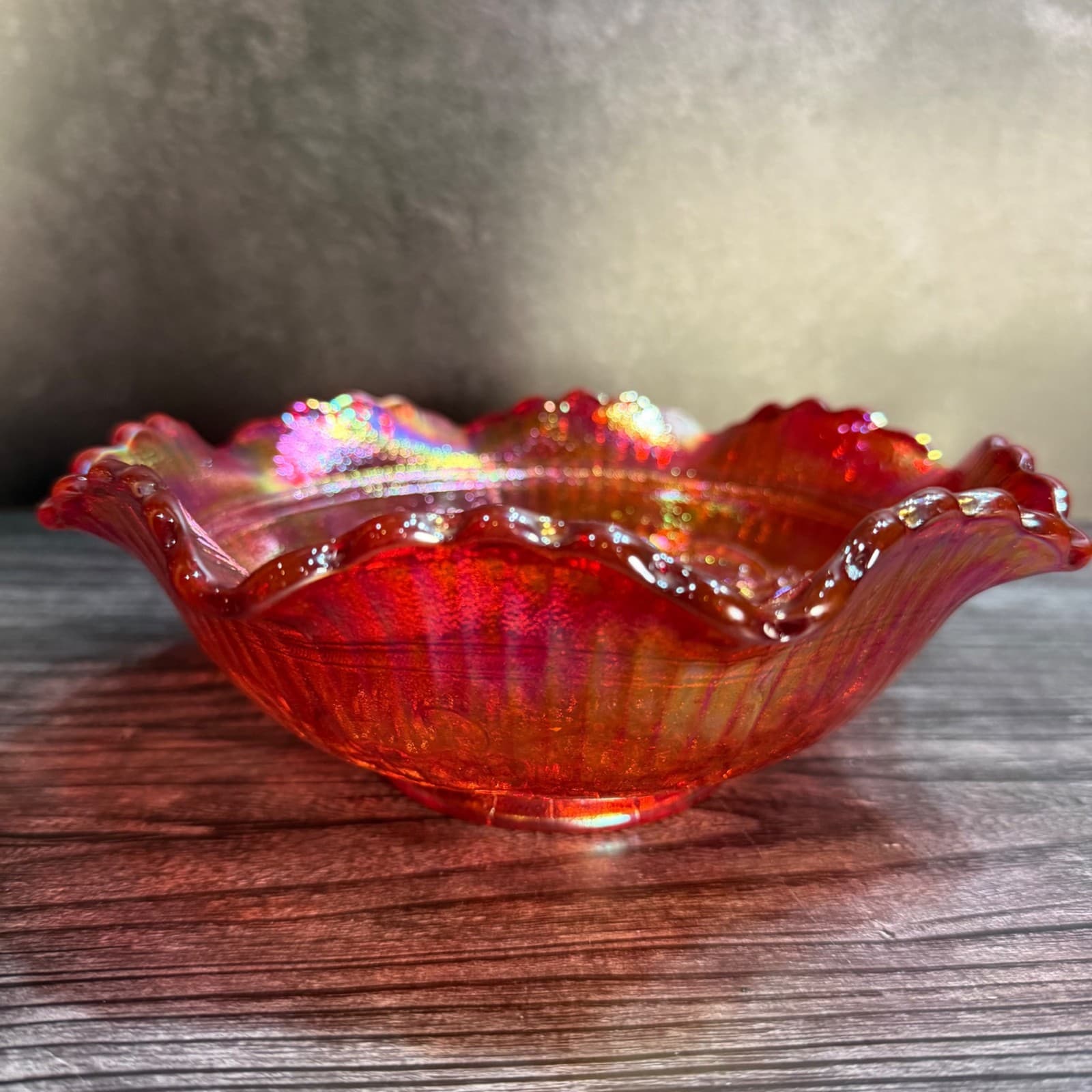 VTG L.E. SMITH Red Iridescent Windmill Design Carnival Glass Bowl 8"W Ruffle - Thumbnail 3
