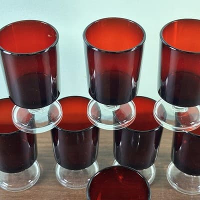 VTG Luminarc Of France Garnet Red Set Of 8 Mini Tinny Sherry Shot glass Footed - Thumbnail 3