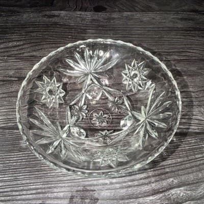 Vintage Anchor Hocking Star Of David Scalloped Clear Pressed Glass Footed Bowl - Thumbnail 2