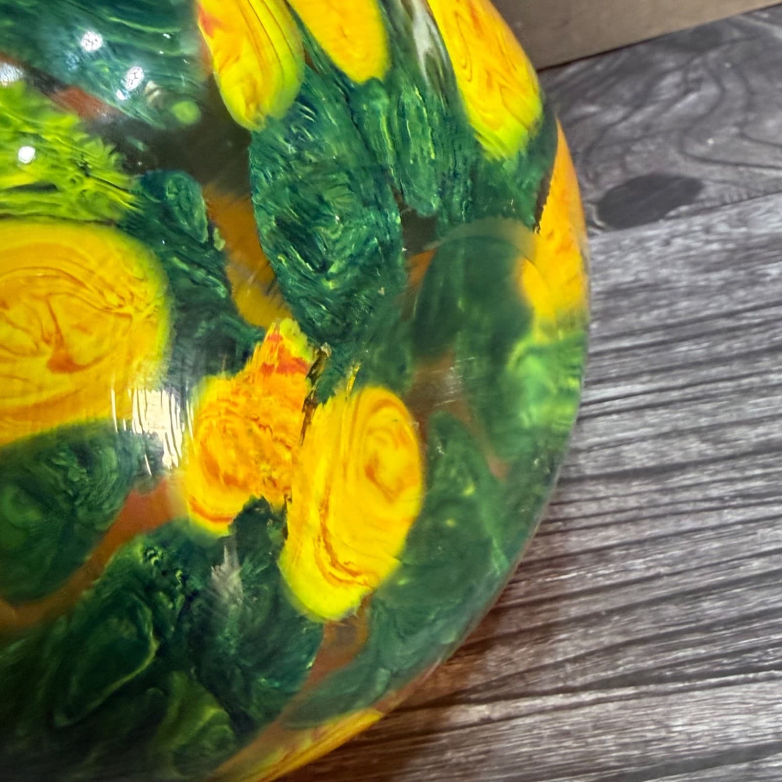 Hand Blown Swirled Art Glass 11.5" Vase Ruffled Edges Orange & Green Vintage - Thumbnail 9