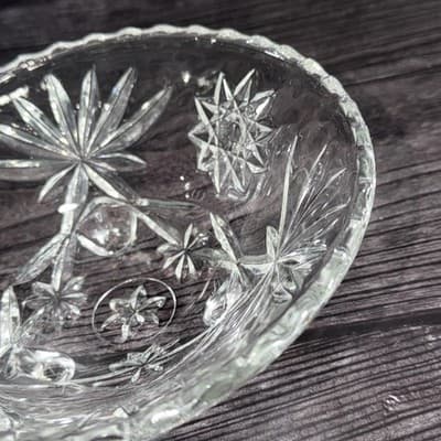 Vintage Anchor Hocking Star Of David Scalloped Clear Pressed Glass Footed Bowl - Thumbnail 4