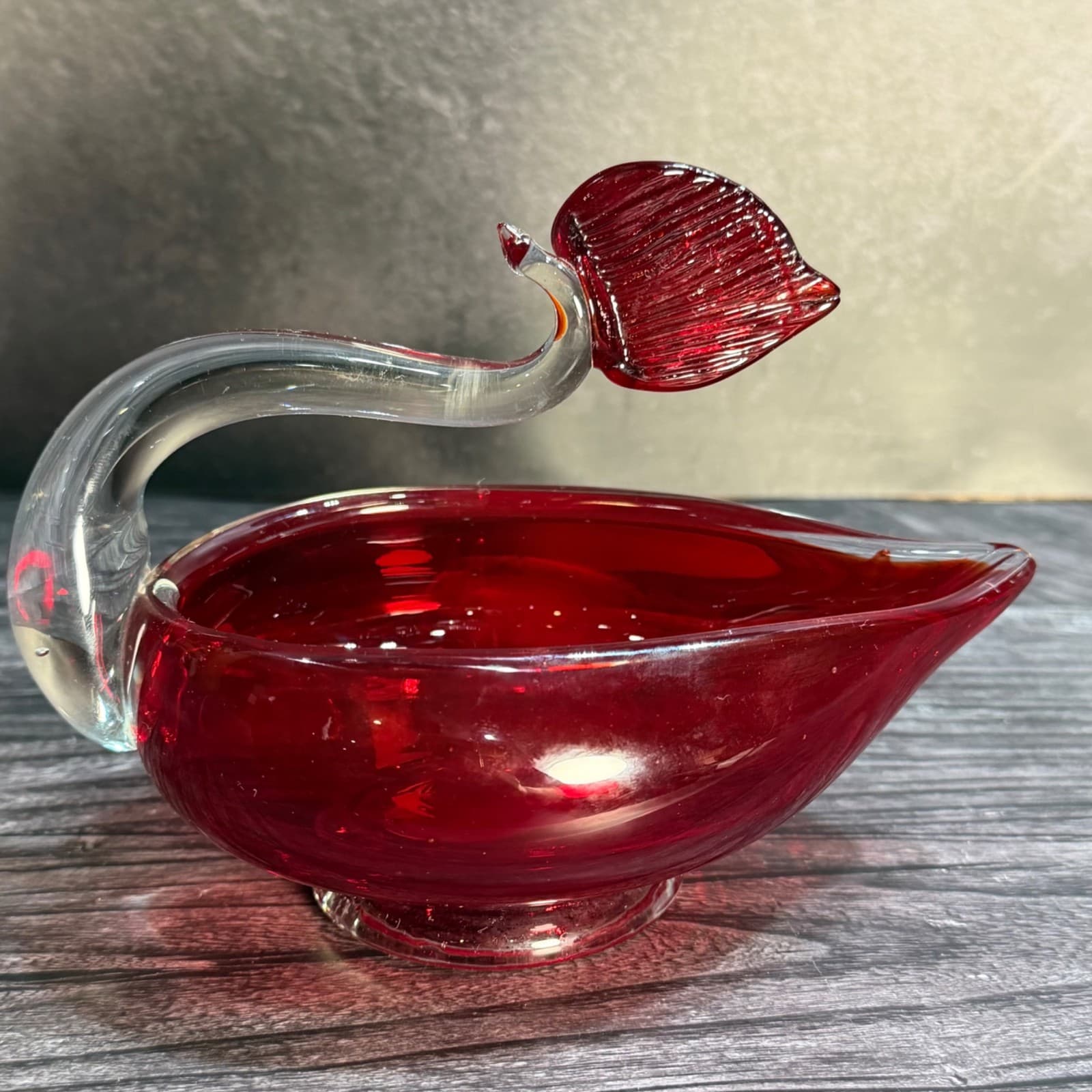 Vintage Hand Blown Glass Swan Dish Red & Clear Decorative Bowl Cigar Ashtray Art - Thumbnail 5