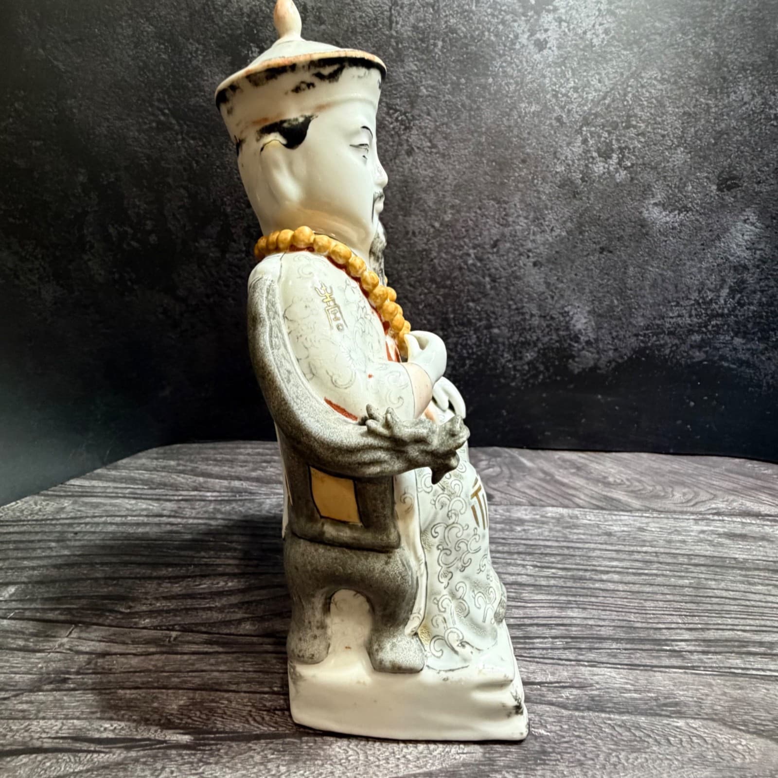 Porcelain Chinese Scholar Figurine In Traditional Robes With Beaded Necklace Han - Thumbnail 11