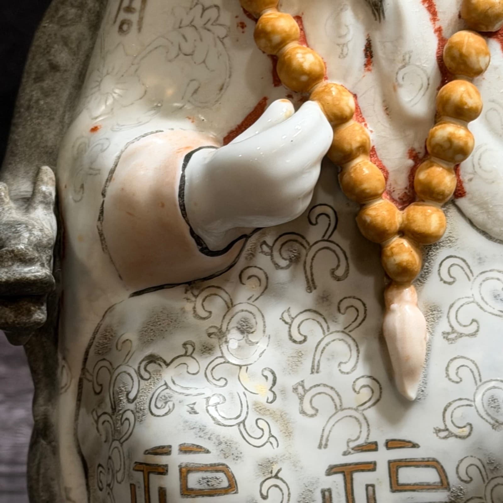 Porcelain Chinese Scholar Figurine In Traditional Robes With Beaded Necklace Han - Thumbnail 7