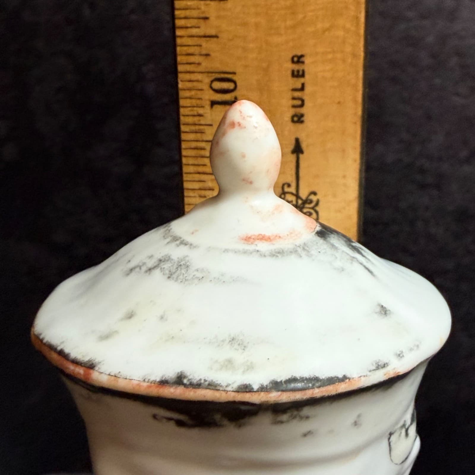 Porcelain Chinese Scholar Figurine In Traditional Robes With Beaded Necklace Han - Thumbnail 16