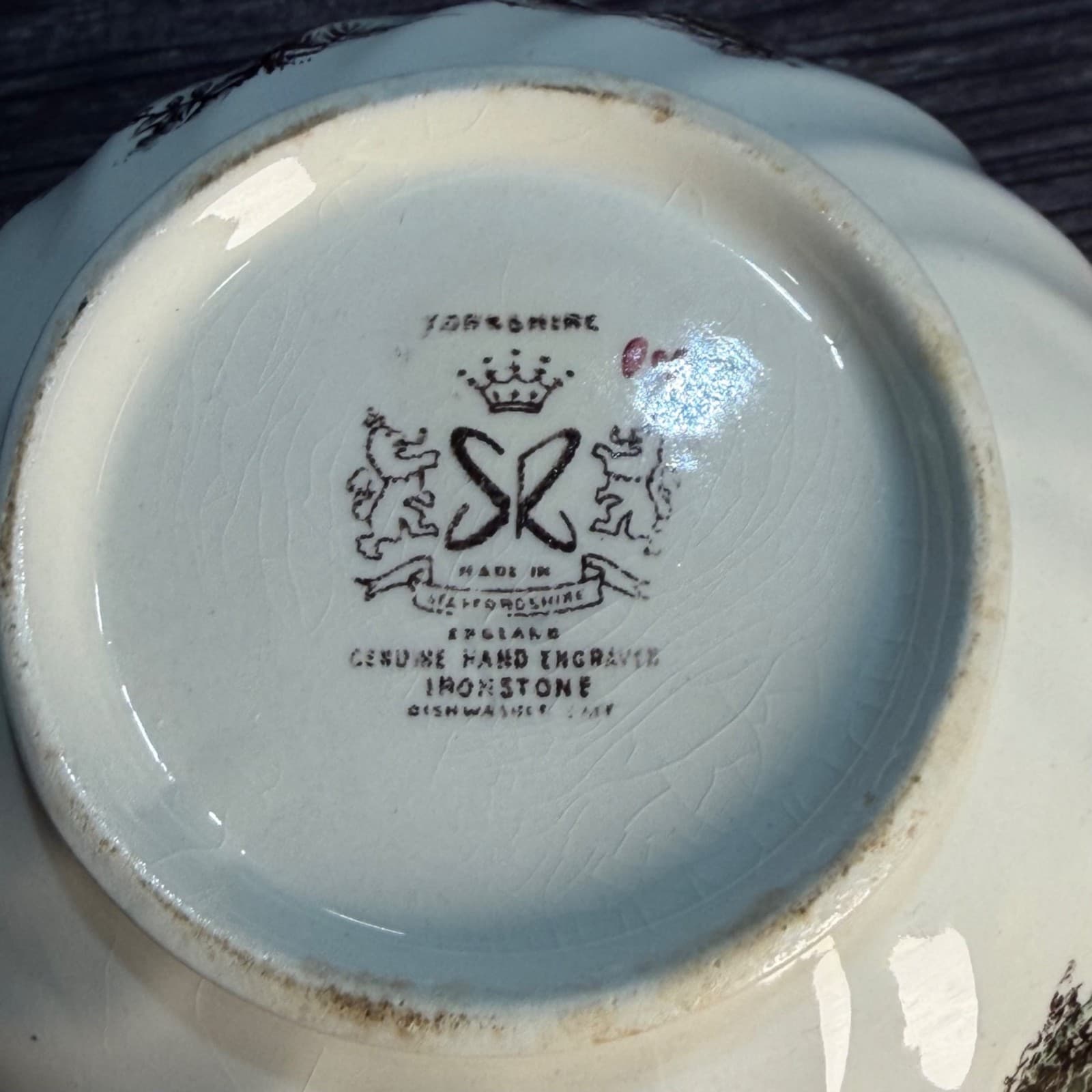 Mid-Century Staffordshire Hand Engraved Yorkshire Ironstone Sugar Bowl With Lid - Thumbnail 9