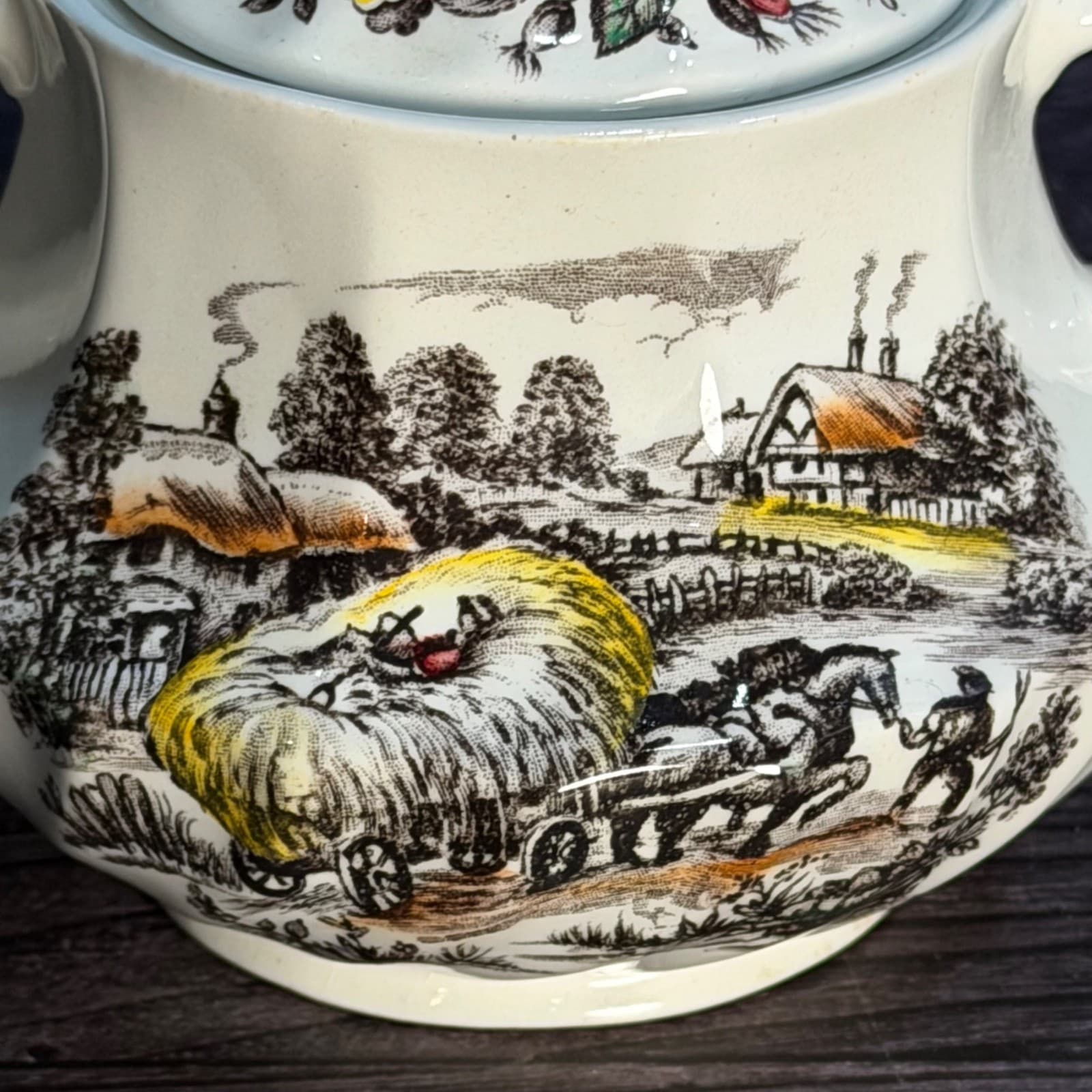Mid-Century Staffordshire Hand Engraved Yorkshire Ironstone Sugar Bowl With Lid - Thumbnail 2