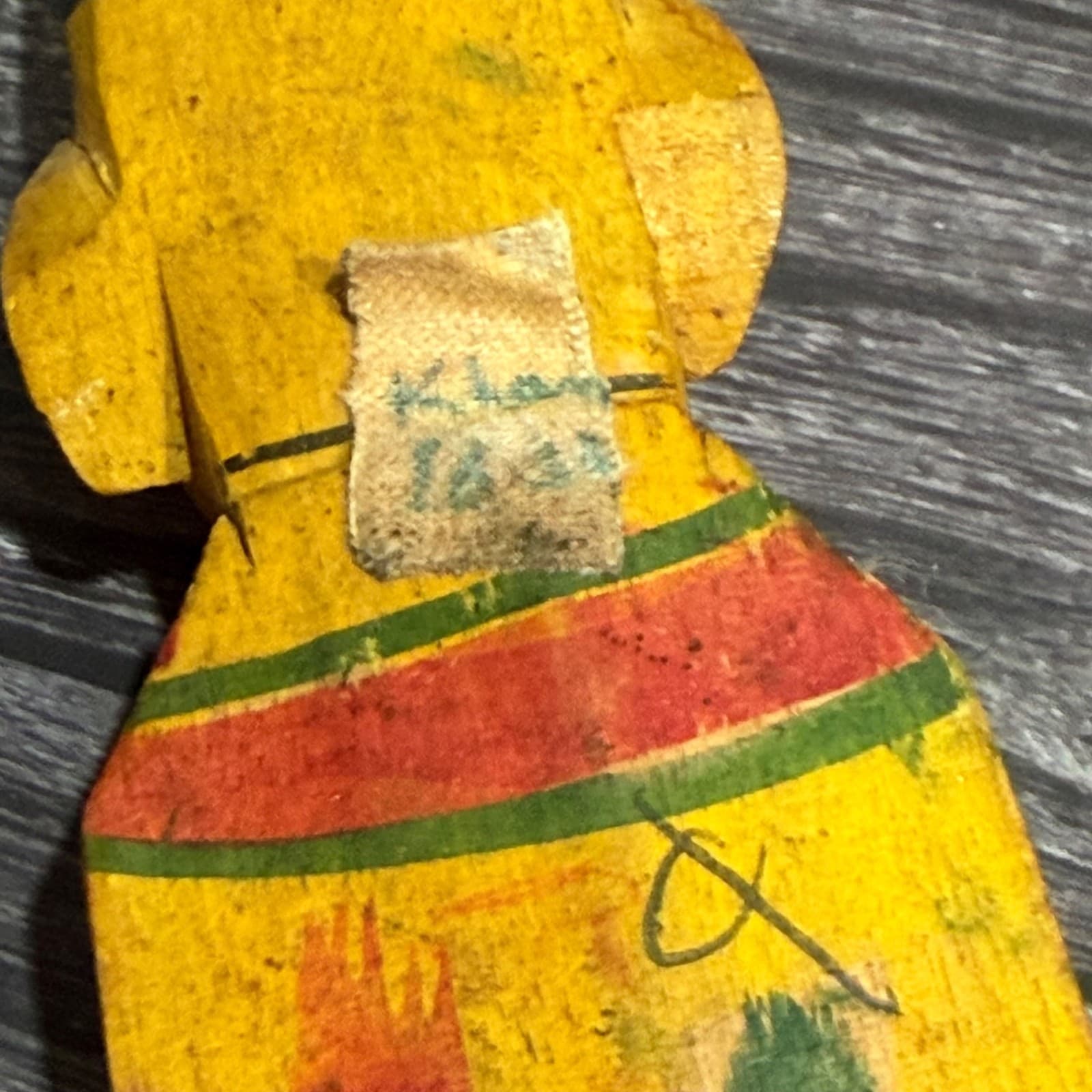 Hand-Painted Vintage Wooden Figurines In Folk Art Style - Set Of 2 Green & Yello - Thumbnail 8