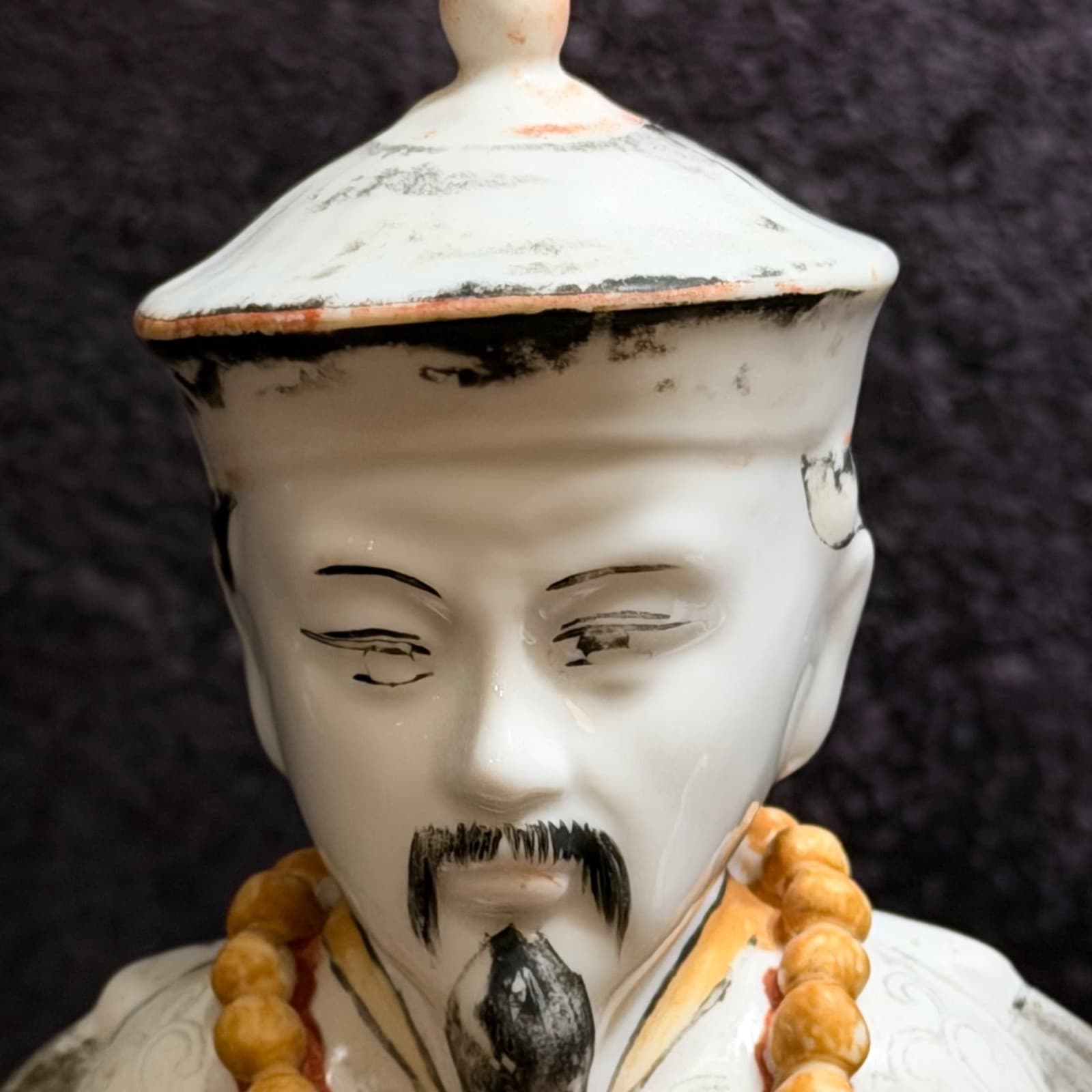 Porcelain Chinese Scholar Figurine In Traditional Robes With Beaded Necklace Han - Thumbnail 4
