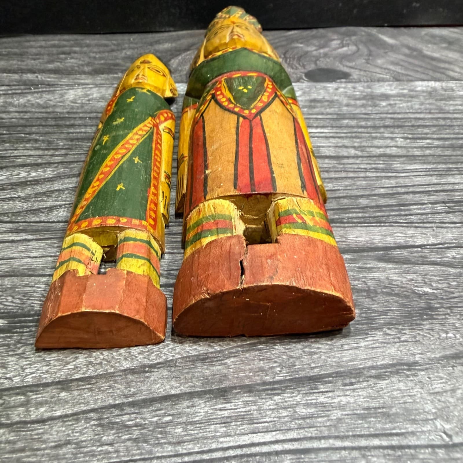 Hand-Painted Vintage Wooden Figurines In Folk Art Style - Set Of 2 Green & Yello - Thumbnail 3
