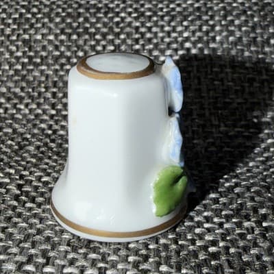 Thimble Floral By Lindner Handarbeit Germany Hand painted Blue Flowers 3D - Thumbnail 3