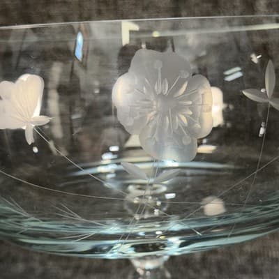 Vintage Etched Glass Pedestal Compote Bowl Centerpiece Floral Fruit Or Pudding - Thumbnail 2