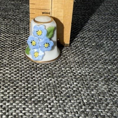 Thimble Floral By Lindner Handarbeit Germany Hand painted Blue Flowers 3D - Thumbnail 8
