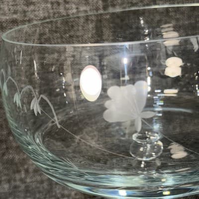 Vintage Etched Glass Pedestal Compote Bowl Centerpiece Floral Fruit Or Pudding - Thumbnail 3